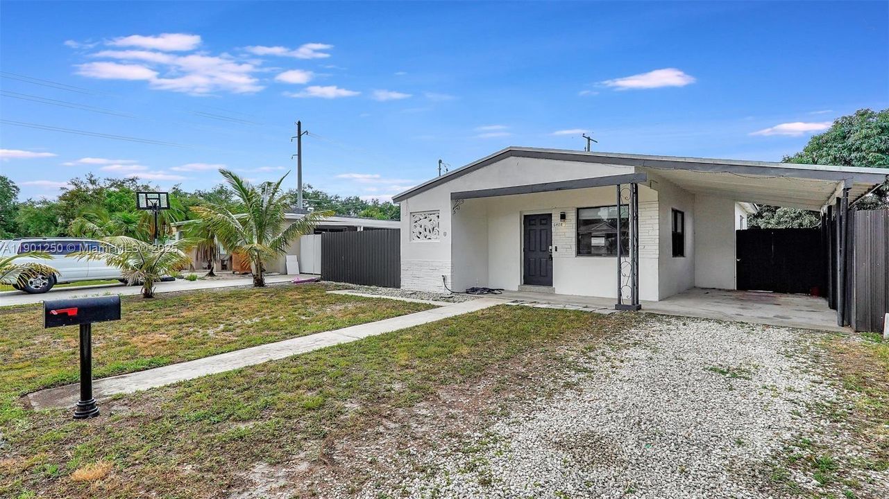 В аренду: $2,700 (2 спален, 1 ванн, 1000 Квадратных фут)