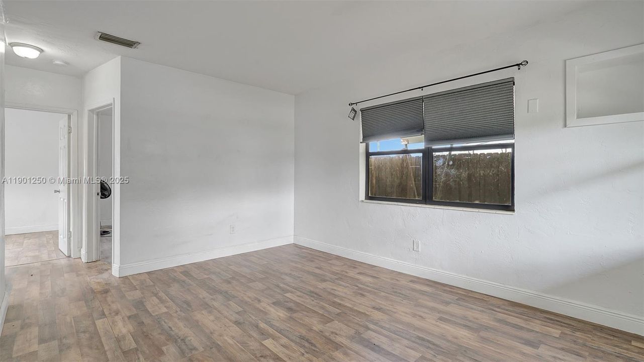 В аренду: $2,700 (2 спален, 1 ванн, 1000 Квадратных фут)