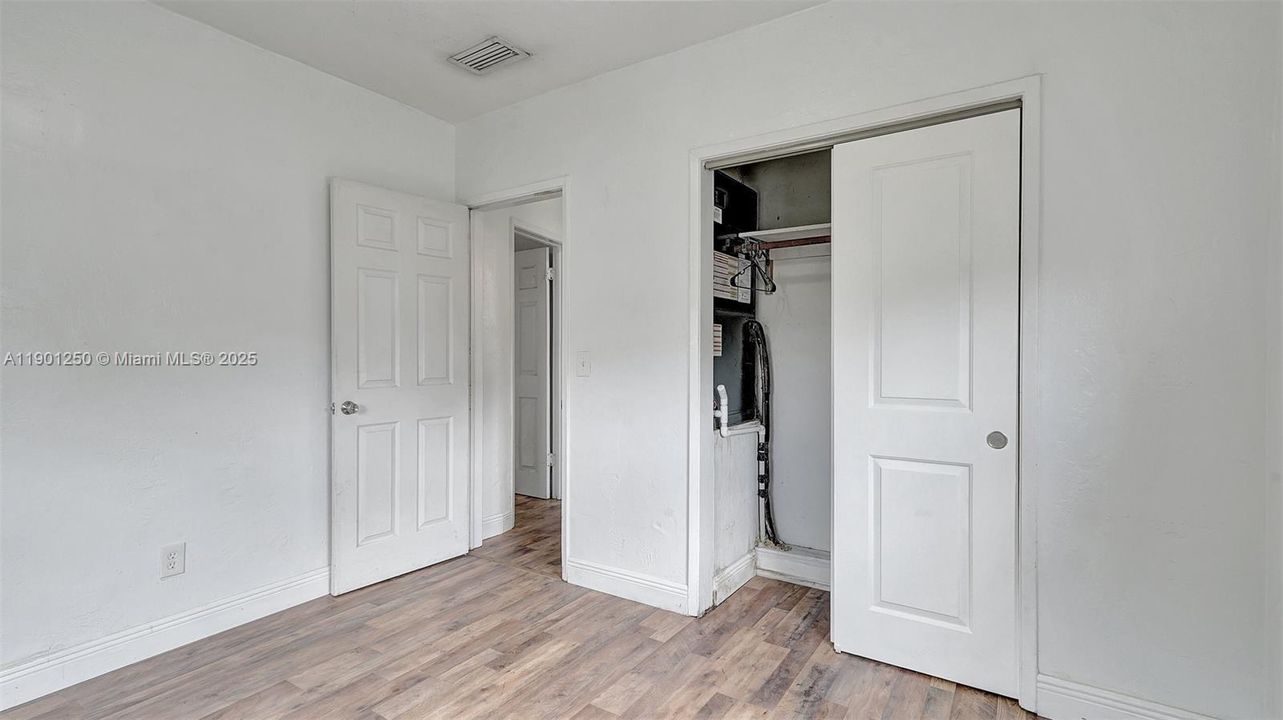 В аренду: $2,700 (2 спален, 1 ванн, 1000 Квадратных фут)