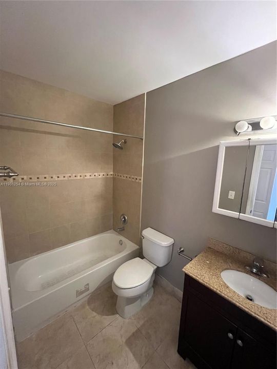 For Rent: $1,670 (1 beds, 1 baths, 575 Square Feet)