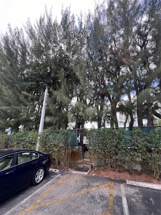 For Rent: $1,670 (1 beds, 1 baths, 575 Square Feet)