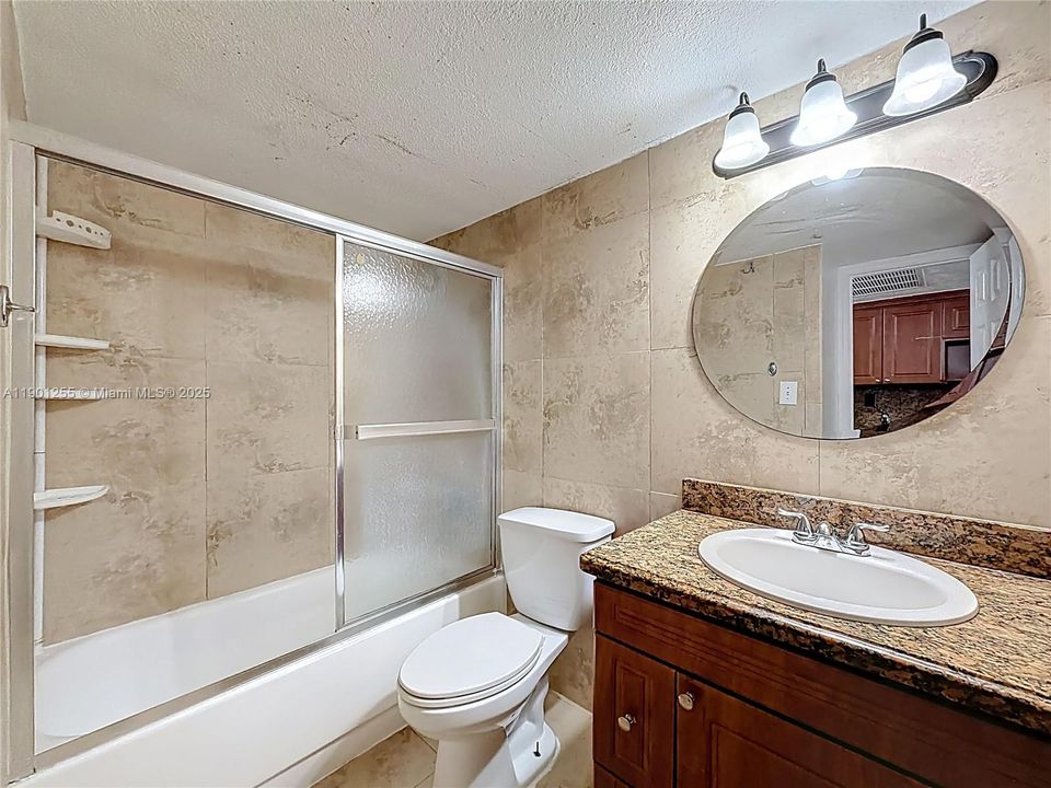 En Venta: $107,500 (0 camas, 1 baños, 360 Pies cuadrados)