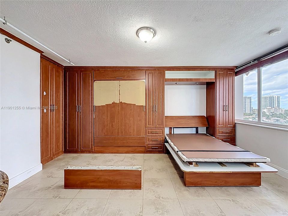 En Venta: $107,500 (0 camas, 1 baños, 360 Pies cuadrados)