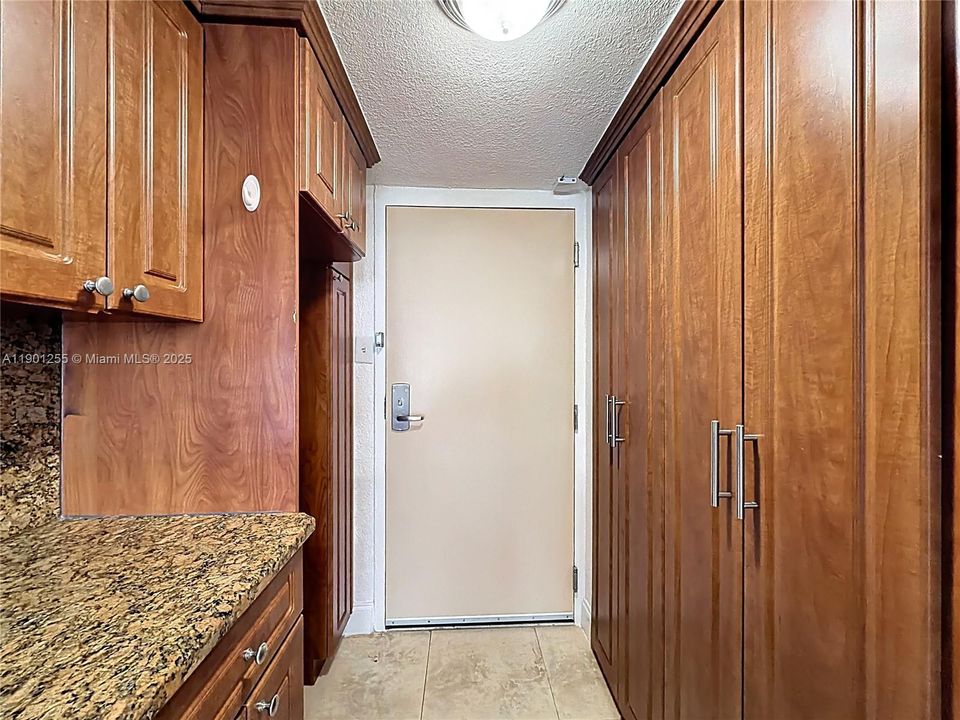 En Venta: $107,500 (0 camas, 1 baños, 360 Pies cuadrados)