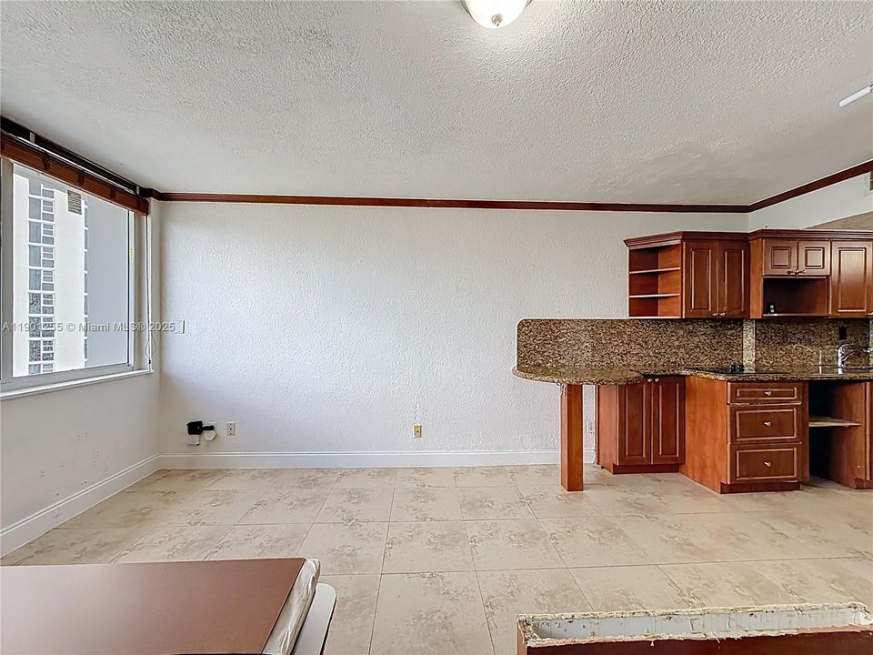 En Venta: $107,500 (0 camas, 1 baños, 360 Pies cuadrados)