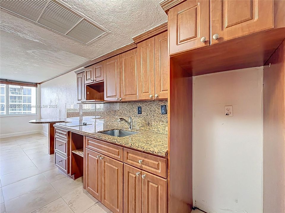 En Venta: $107,500 (0 camas, 1 baños, 360 Pies cuadrados)