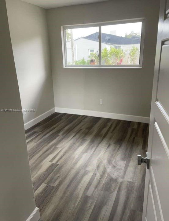 For Rent: $2,600 (3 beds, 2 baths, 800 Square Feet)