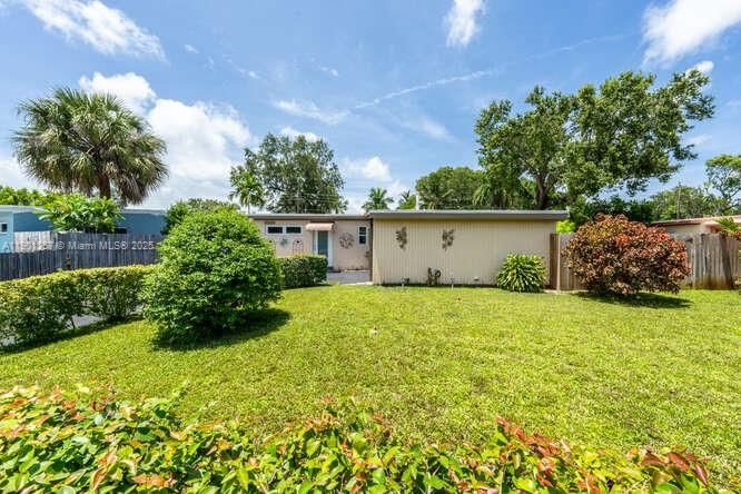 For Rent: $3,500 (3 beds, 2 baths, 1456 Square Feet)