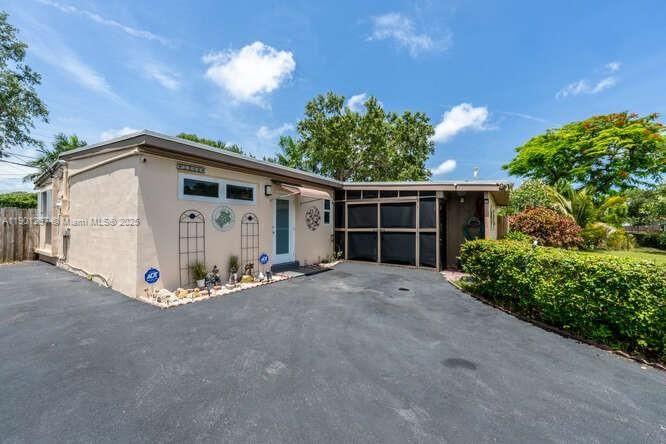 For Rent: $3,500 (3 beds, 2 baths, 1456 Square Feet)