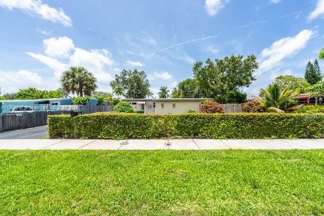 For Rent: $3,500 (3 beds, 2 baths, 1456 Square Feet)