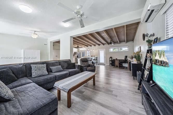 For Rent: $3,500 (3 beds, 2 baths, 1456 Square Feet)