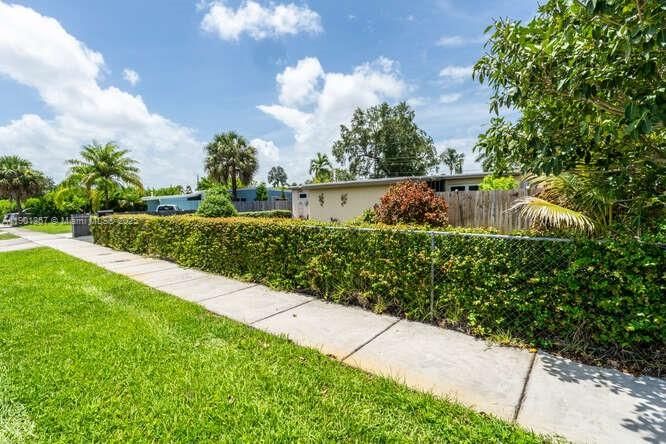 For Rent: $3,500 (3 beds, 2 baths, 1456 Square Feet)