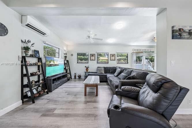 For Rent: $3,500 (3 beds, 2 baths, 1456 Square Feet)