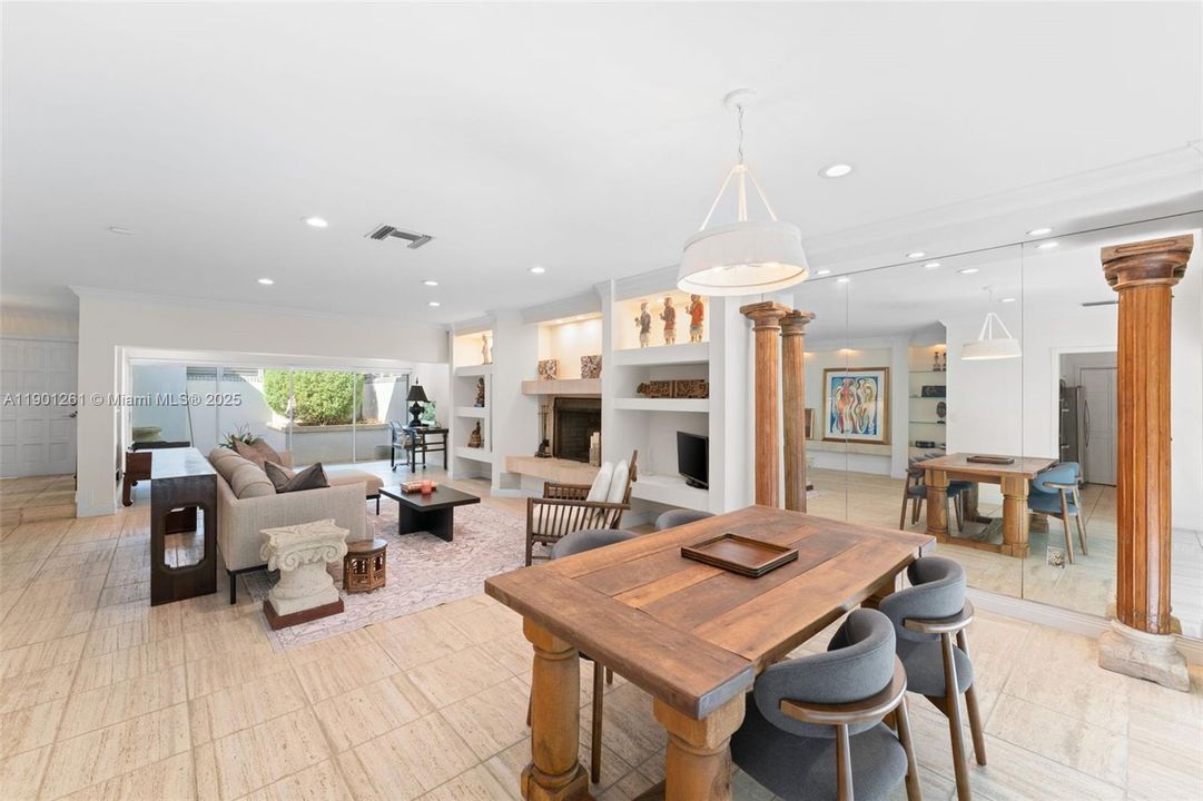 合同活跃: $1,995,000 (3 贝兹, 2 浴室, 1745 平方英尺)