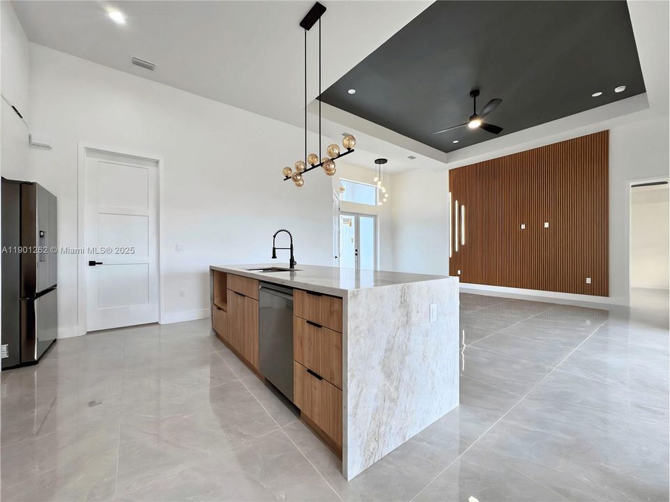 待售: $459,999 (4 贝兹, 3 浴室, 1905 平方英尺)