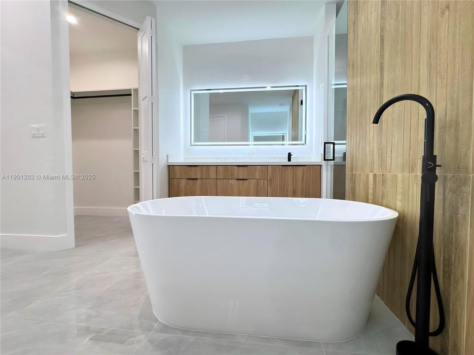 待售: $459,999 (4 贝兹, 3 浴室, 1905 平方英尺)