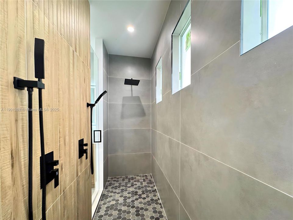 待售: $459,999 (4 贝兹, 3 浴室, 1905 平方英尺)