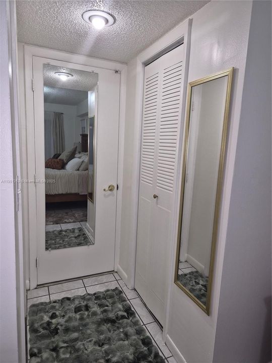 For Rent: $2,950 (1 beds, 1 baths, 676 Square Feet)