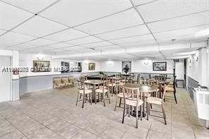 For Rent: $2,950 (1 beds, 1 baths, 676 Square Feet)