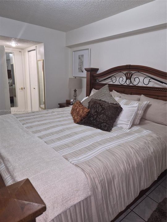 For Rent: $2,950 (1 beds, 1 baths, 676 Square Feet)