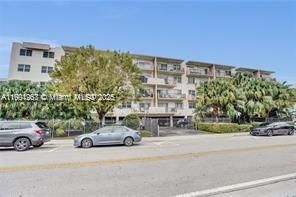 For Rent: $2,950 (1 beds, 1 baths, 676 Square Feet)