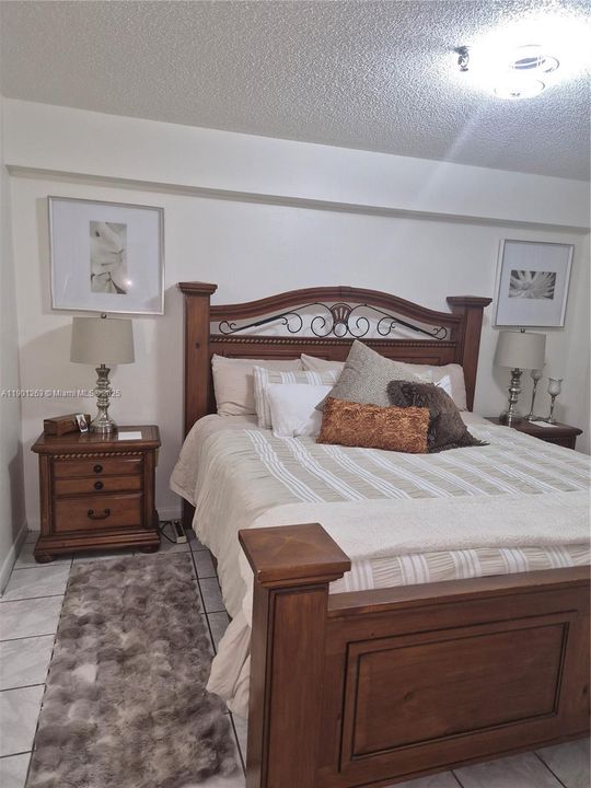 For Rent: $2,950 (1 beds, 1 baths, 676 Square Feet)