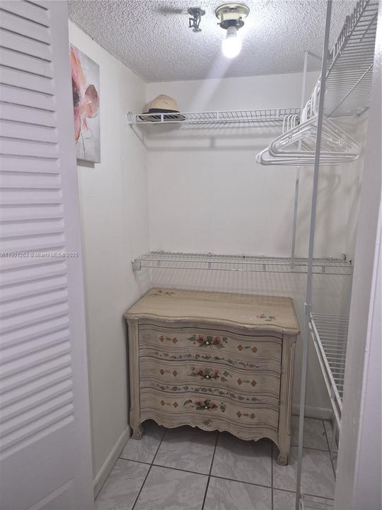 For Rent: $2,950 (1 beds, 1 baths, 676 Square Feet)