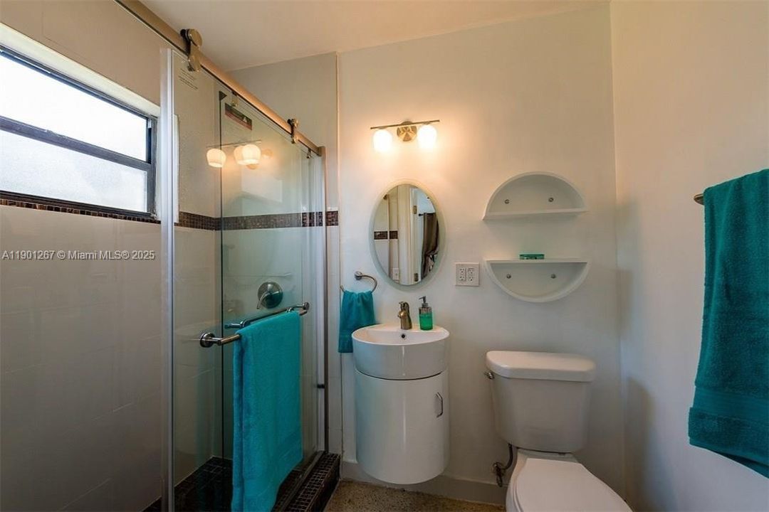 For Sale: $1,125,000 (3 beds, 2 baths, 1287 Square Feet)