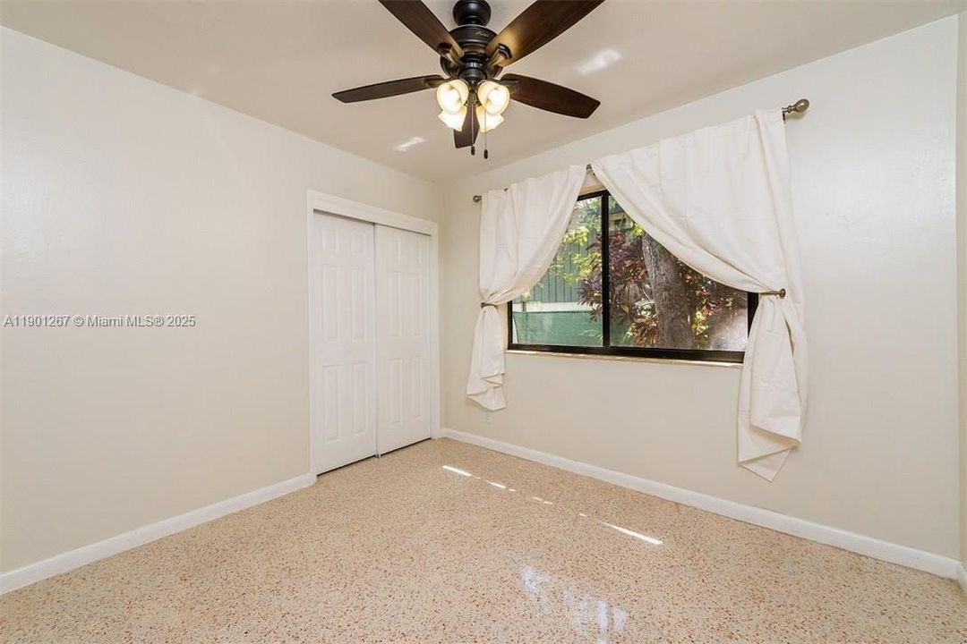 For Sale: $1,125,000 (3 beds, 2 baths, 1287 Square Feet)