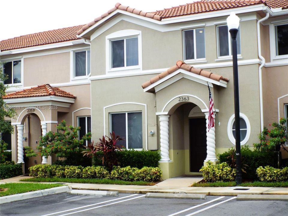 For Sale: $350,000 (4 beds, 3 baths, 1374 Square Feet)