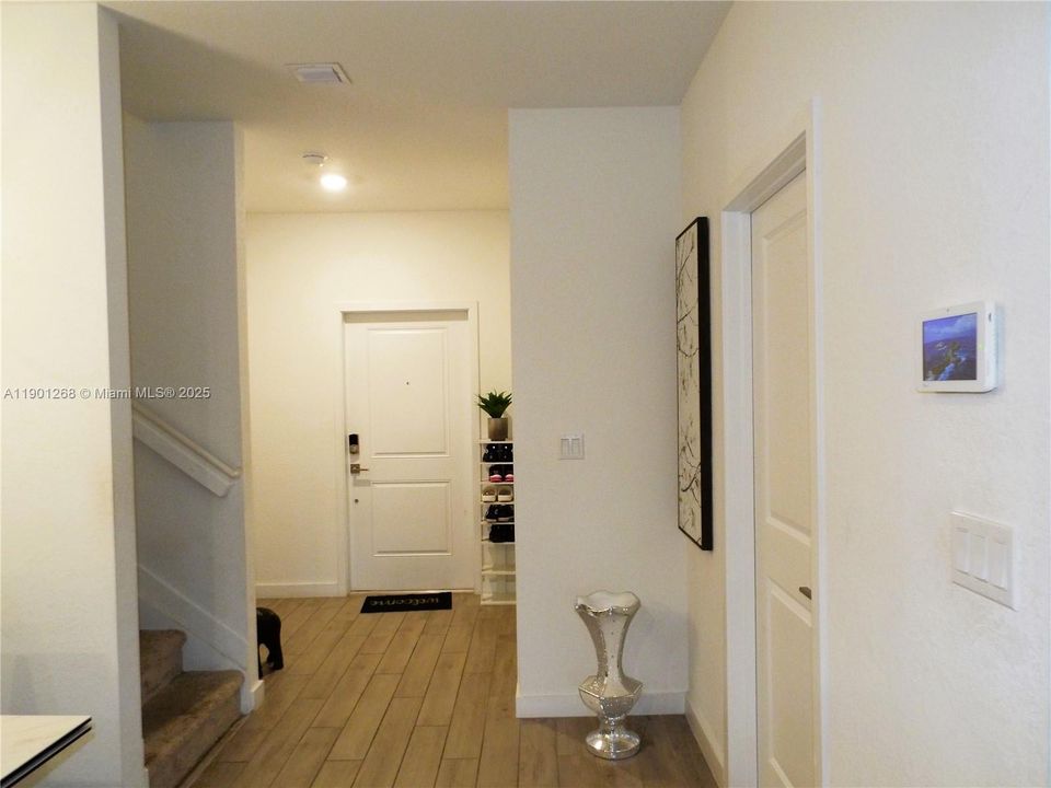 For Sale: $350,000 (4 beds, 3 baths, 1374 Square Feet)