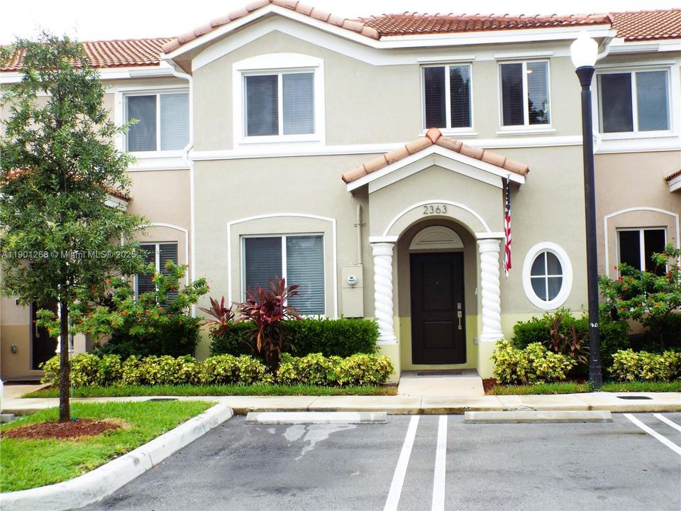 For Sale: $350,000 (4 beds, 3 baths, 1374 Square Feet)