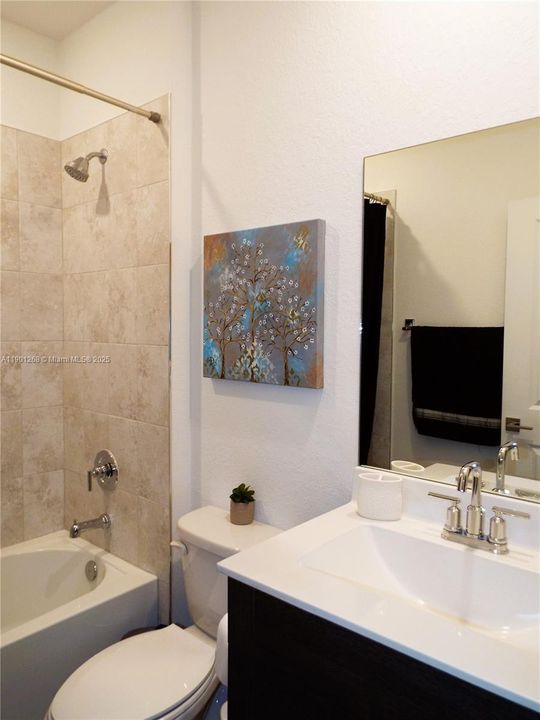 For Sale: $350,000 (4 beds, 3 baths, 1374 Square Feet)