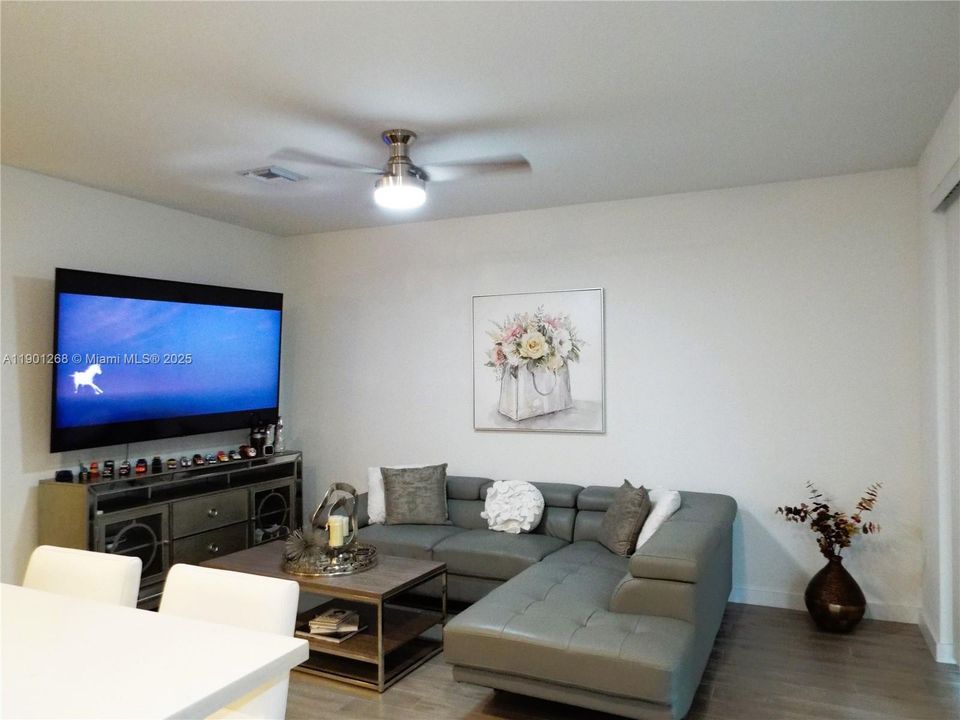 For Sale: $350,000 (4 beds, 3 baths, 1374 Square Feet)