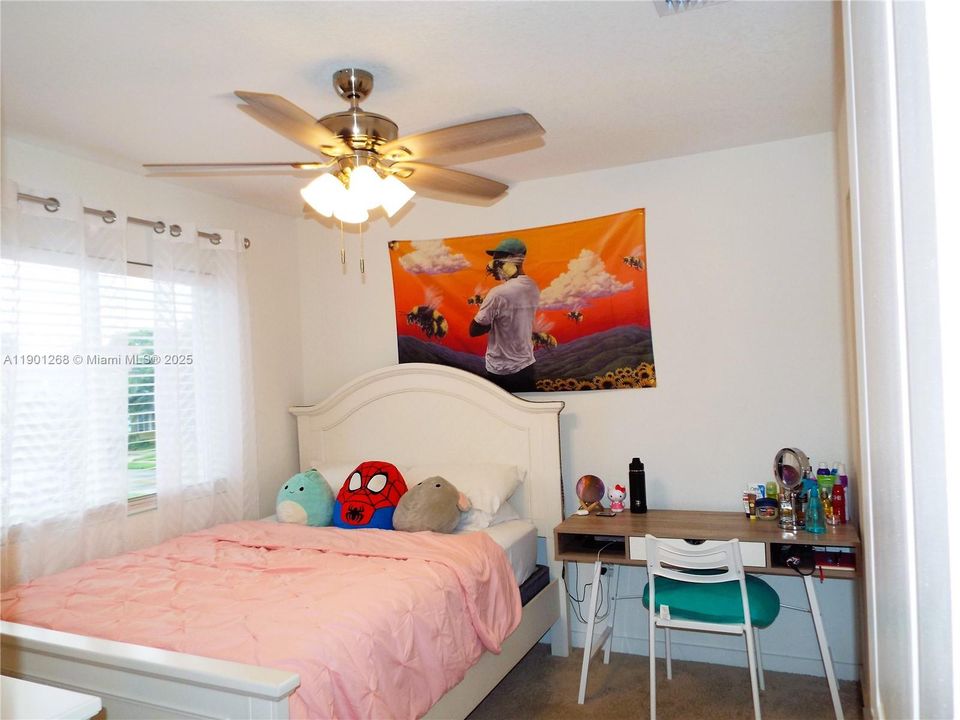 For Sale: $350,000 (4 beds, 3 baths, 1374 Square Feet)