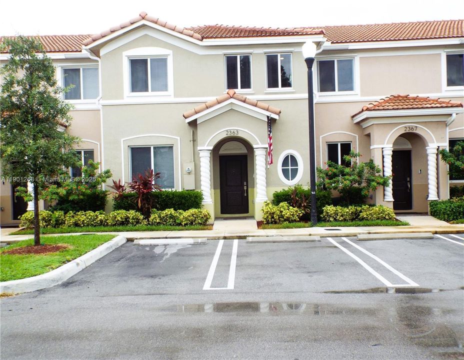 For Sale: $350,000 (4 beds, 3 baths, 1374 Square Feet)