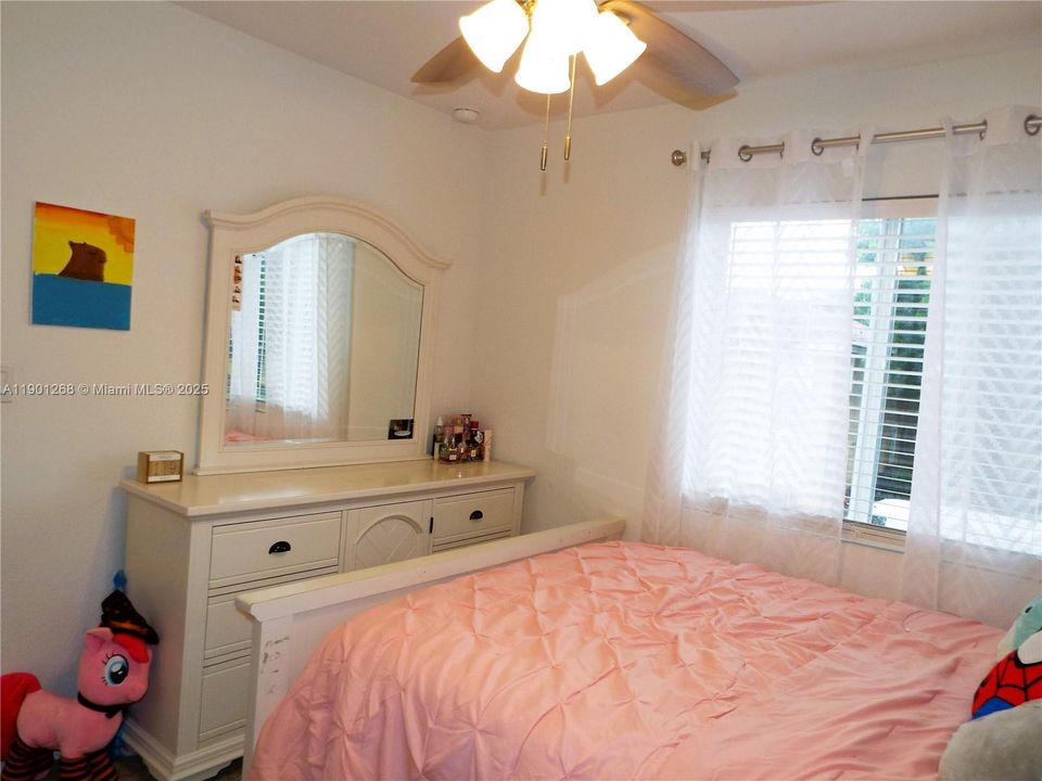 For Sale: $350,000 (4 beds, 3 baths, 1374 Square Feet)