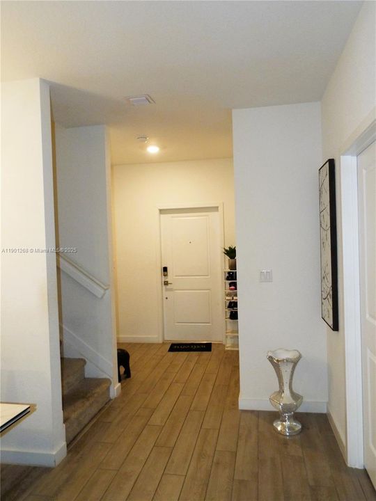 For Sale: $350,000 (4 beds, 3 baths, 1374 Square Feet)