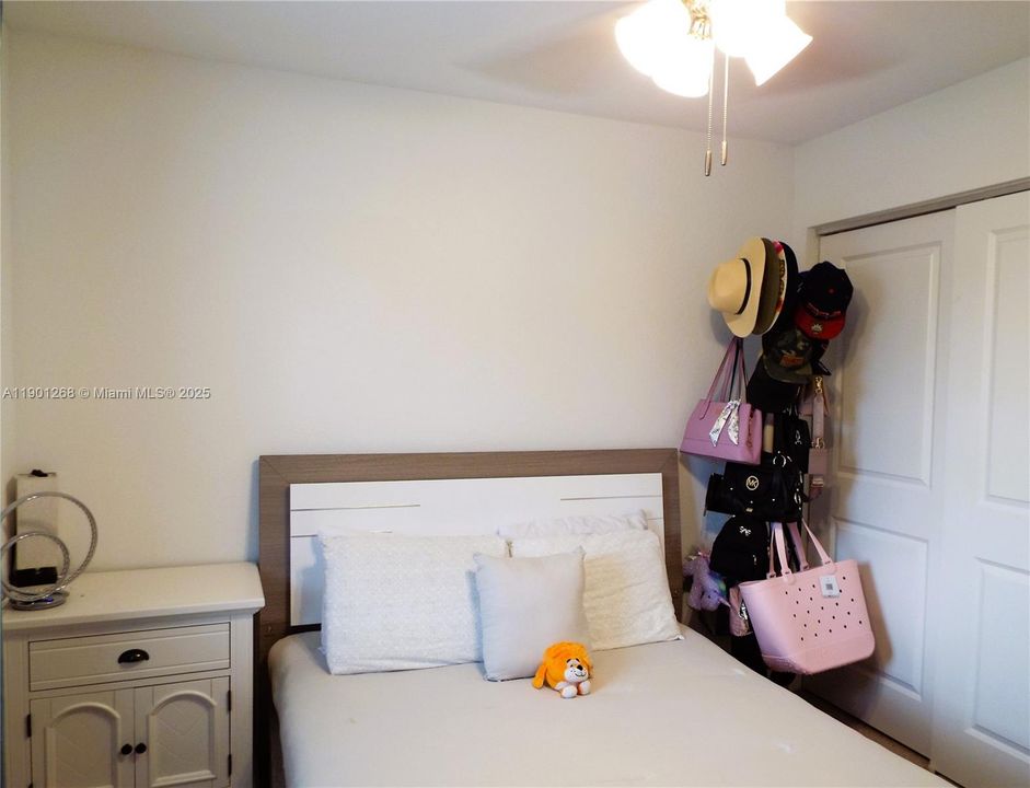 For Sale: $350,000 (4 beds, 3 baths, 1374 Square Feet)