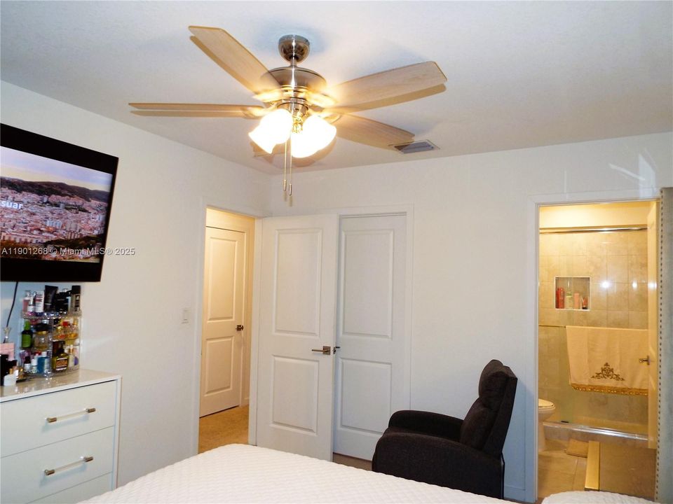 For Sale: $350,000 (4 beds, 3 baths, 1374 Square Feet)