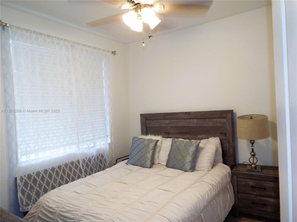 For Sale: $350,000 (4 beds, 3 baths, 1374 Square Feet)