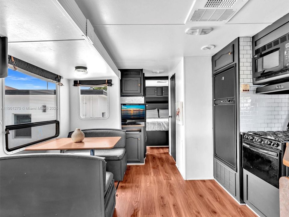 Included in the SALE. Spacious One Bedroom, 1 Bathroom RV