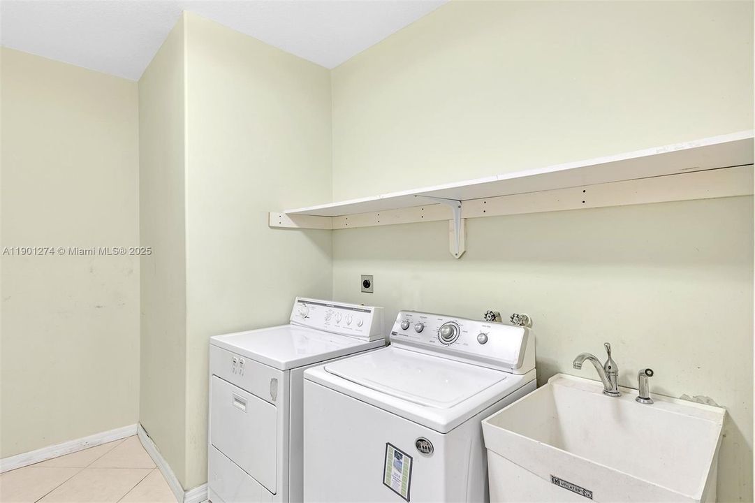 待售: $3,500,000 (4 贝兹, 3 浴室, 3000 平方英尺)