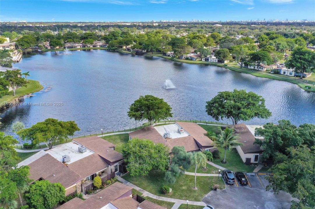 Active With Contract: $300,000 (2 beds, 2 baths, 1500 Square Feet)