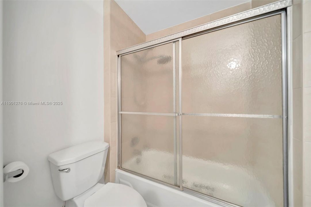 Active With Contract: $300,000 (2 beds, 2 baths, 1500 Square Feet)