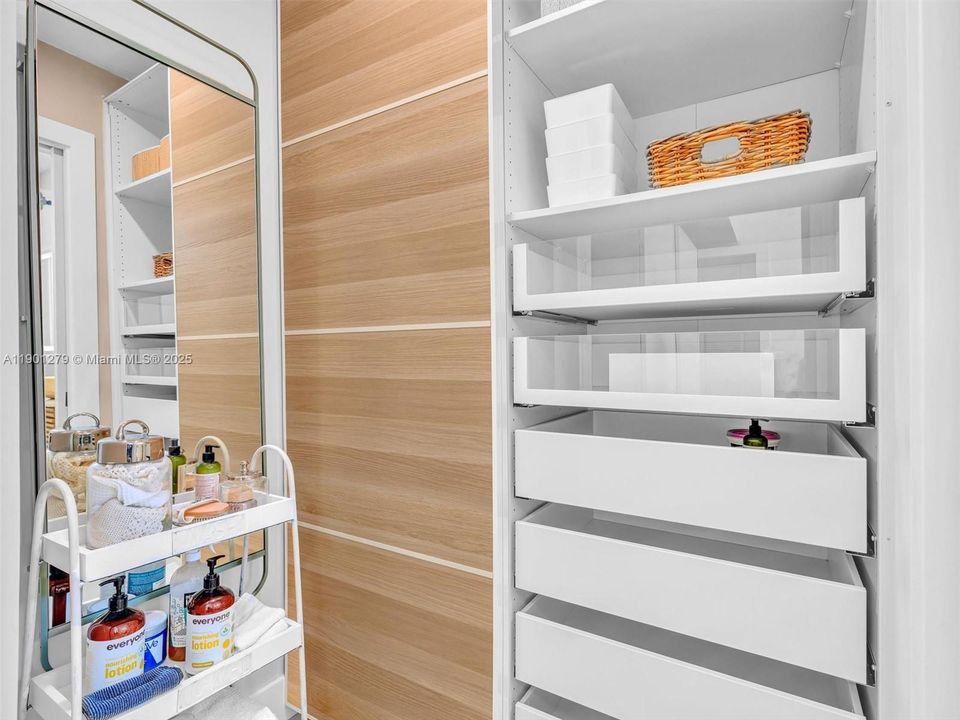 For Rent: $6,350 (2 beds, 2 baths, 1906 Square Feet)