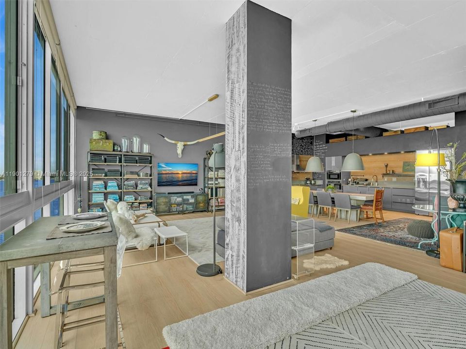 For Rent: $6,350 (2 beds, 2 baths, 1906 Square Feet)