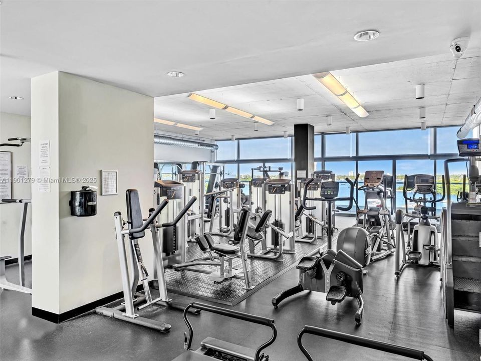 For Rent: $6,350 (2 beds, 2 baths, 1906 Square Feet)