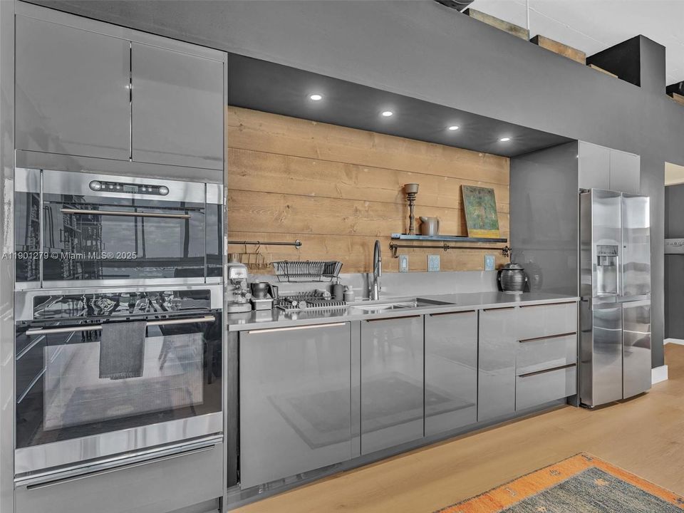 For Rent: $6,350 (2 beds, 2 baths, 1906 Square Feet)