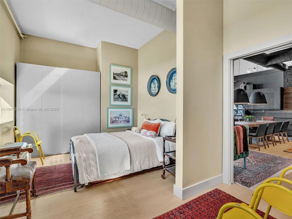 For Rent: $6,350 (2 beds, 2 baths, 1906 Square Feet)